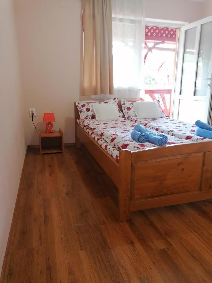 Pensiunea Fabian Vendeghaz Corund  Room photo